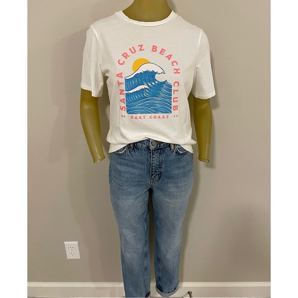 Pieces Santa Cruz Beach Club Graphic Tee. Size small. - Picture 9 of 16